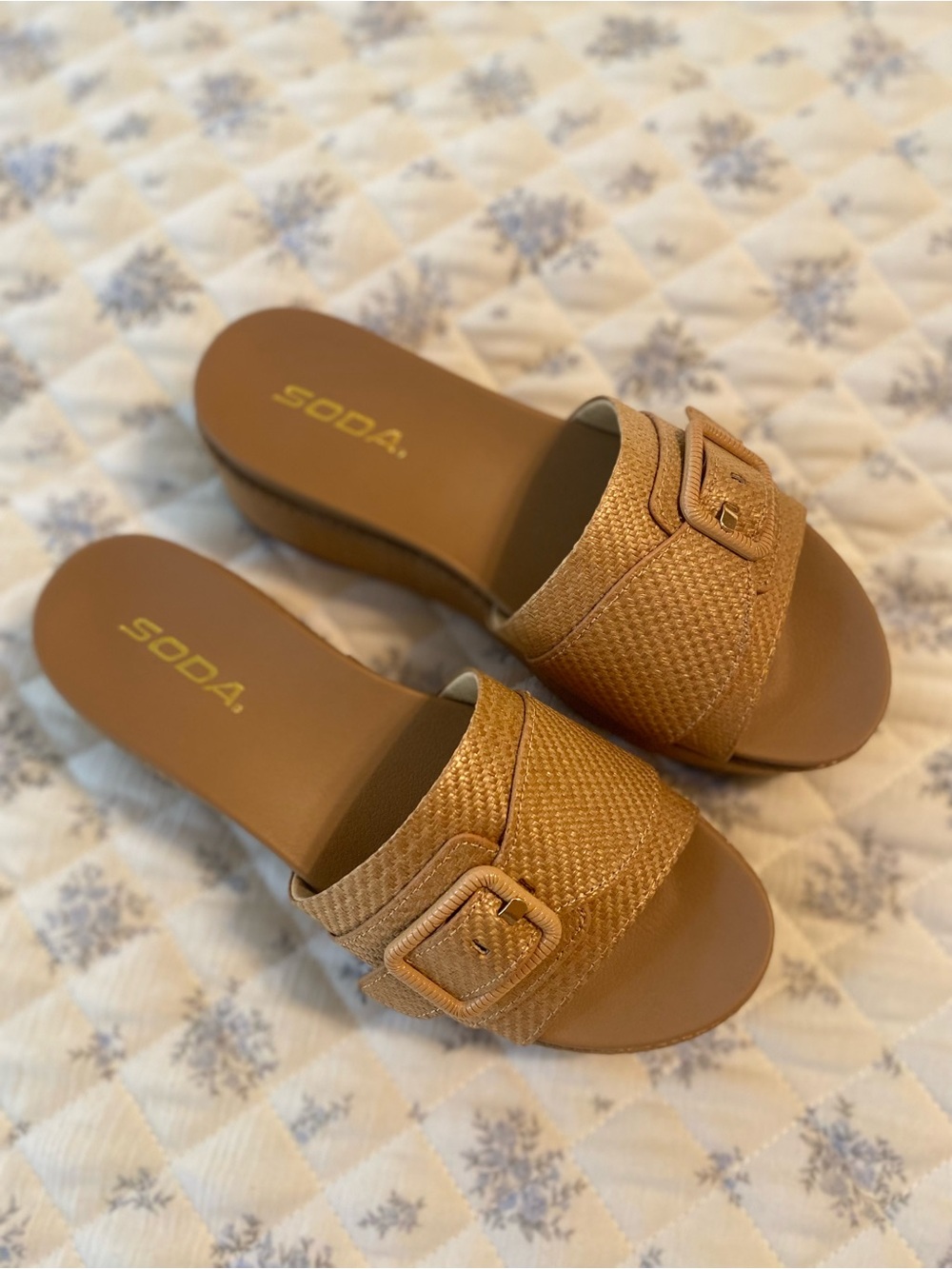 SODA Tan Raffia Buckle Platform Slide Sandals Size 8
